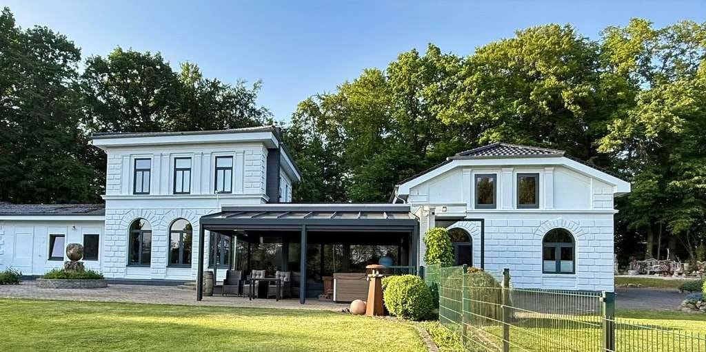 Immobilie in Albersdorf - Refugium der Extraklasse in traumhafter Alleinlage am Mühlenteich - Bild 0