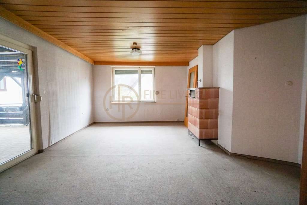 Immobilie in Ostfildern - Sanierungsbedürftiges Einfamilienhaus im Zentrum von Ostfildern-Nellingen - Bild 2
