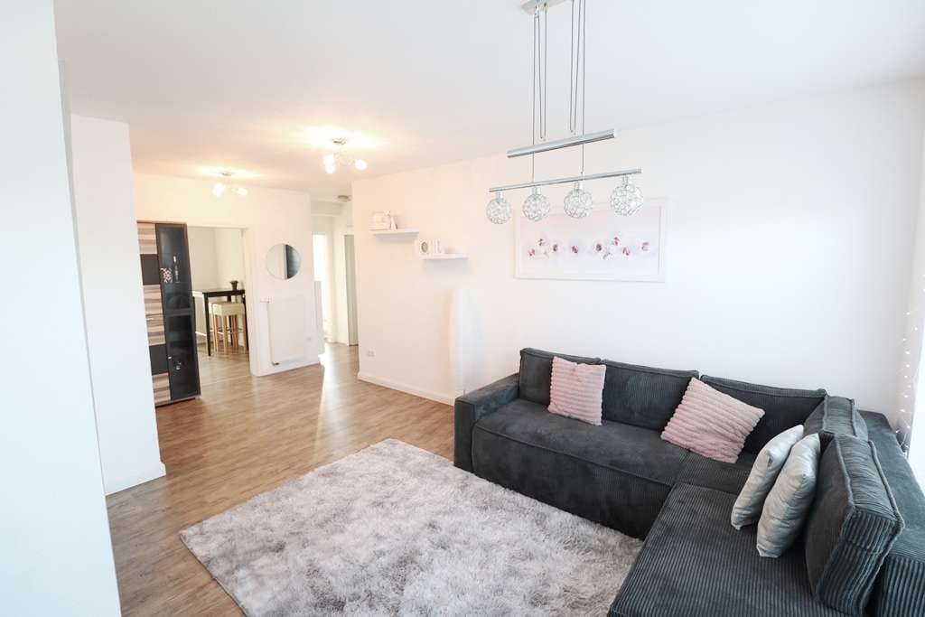Immobilie in Essen/Oldenburg - Moderne, gepflegte Wohnanlage mit fünf Wohneinheiten, Kellerräumen sowie Pkw-Stellplätzen - Bild 3