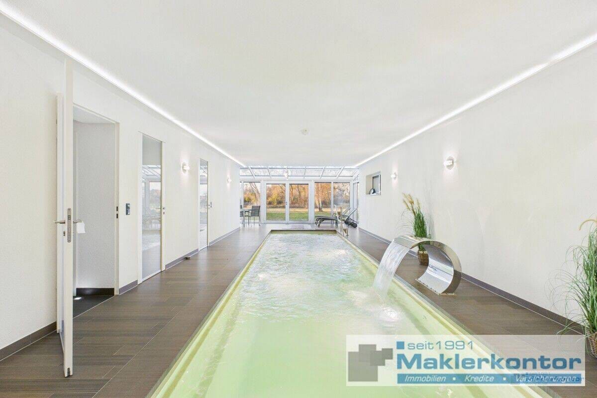 Immobilie in Waren (Müritz) - Exklusives Anwesen mit Schwimmbad, Garage und Dachterrasse an der Südmüritz - Bild 3