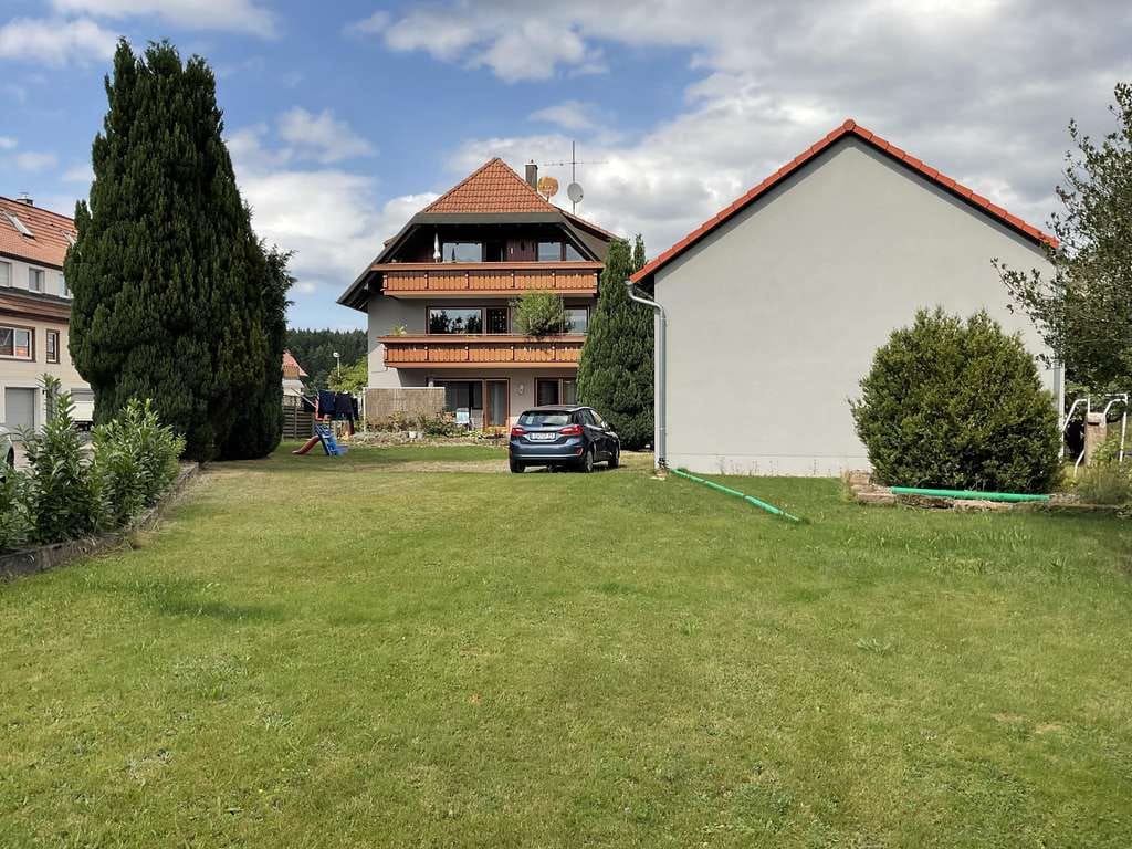 Immobilie in Simmersfeld - Gepflegtes Dreifamilienhaus in Simmersfeld  - Bild 2