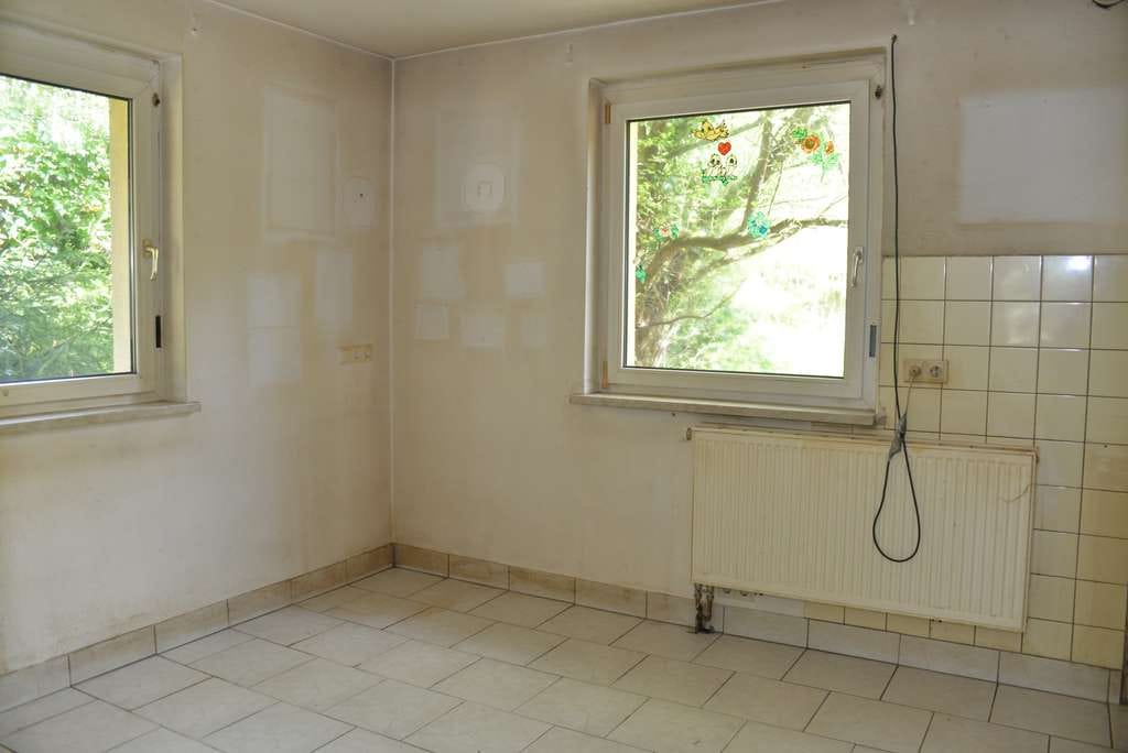 Immobilie in Ingelfingen - Idyllisches Wohnen im Grünen!
Einfamilienhaus mit ELW und Doppelgarage - Bild 2