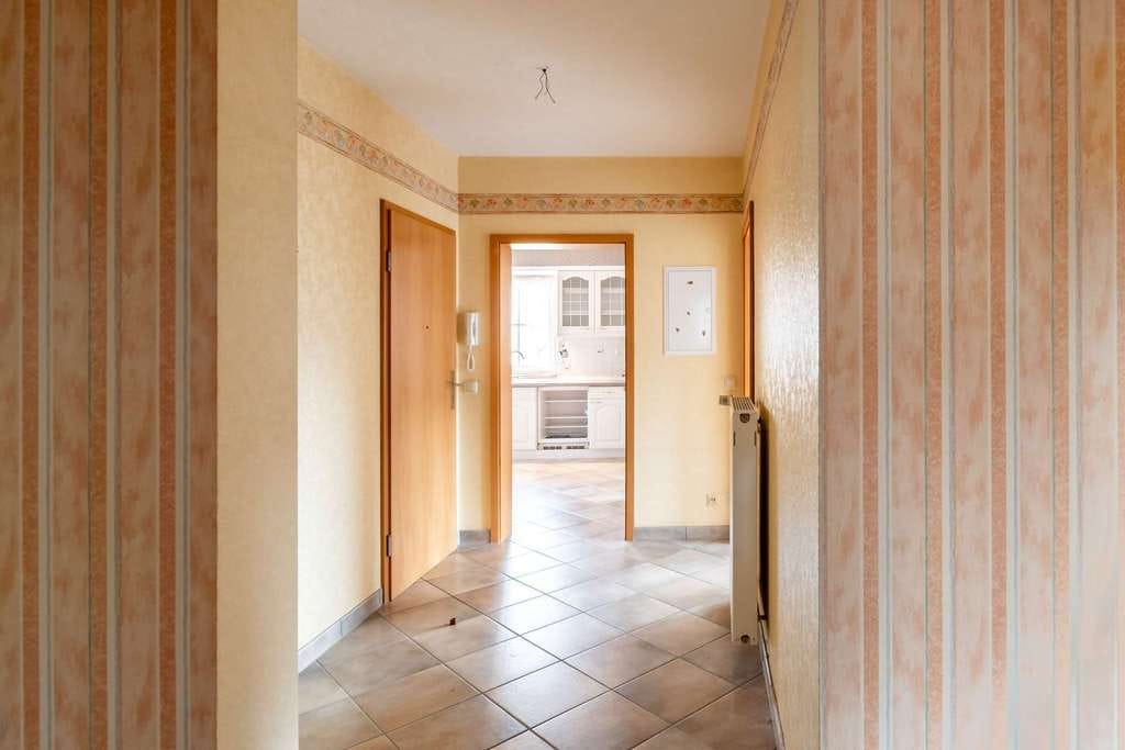 Immobilie in Jünkerath - Erdgeschoss-Eigentumswohnung mit Parkplatz in Jünkerath - 2 Schlafzimmer & Balkon - Ebenerdig - Bild 1