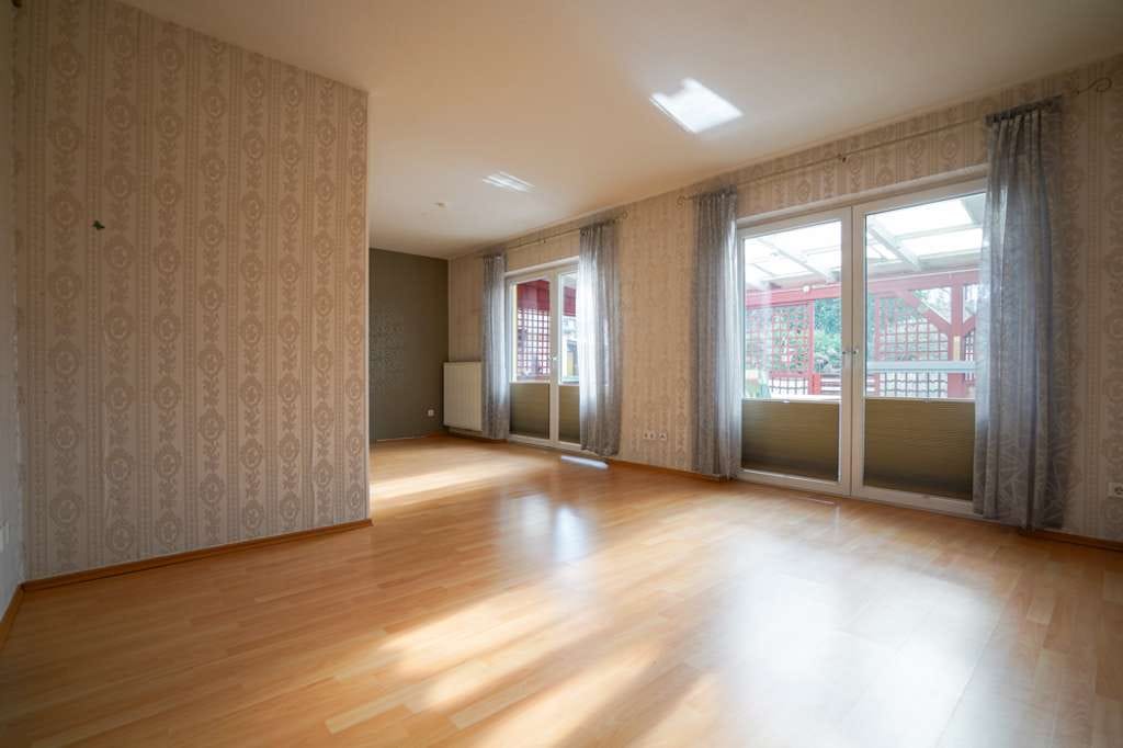 Immobilie in Saterland - * 6 Schlafzimmer * Gasheizung von 2023 * großer Innenhof * großes Grundstück * überdachte Terrasse - Bild 2