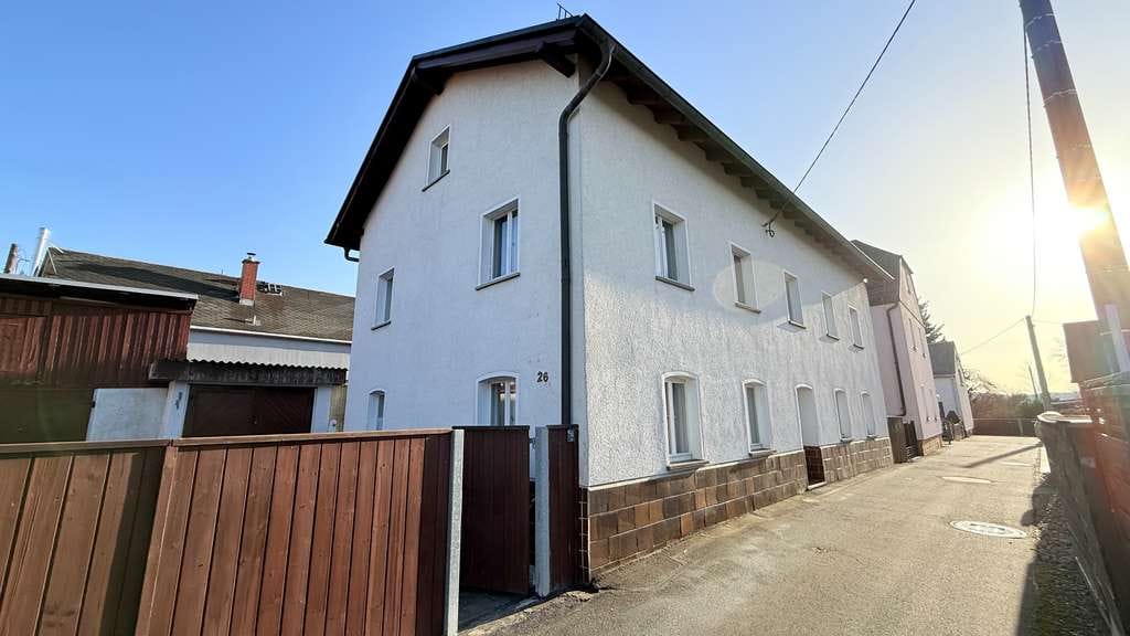 Immobilie in Oelsnitz/Vogtland - ++ geräumiges Einfamilienhaus mit Nebengebäuden ++ - Bild 0