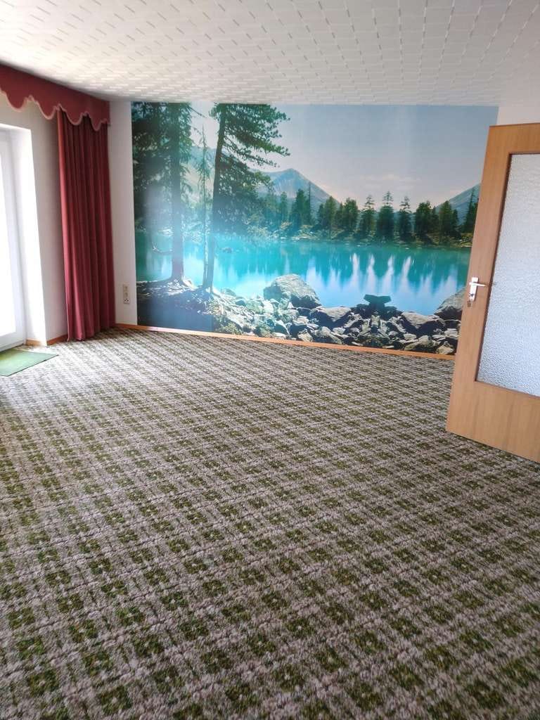 Immobilie in Furtwangen im Schwarzwald - Vielseitig nutzbares Zweifamilienhaus mit unverbaubarer Aussicht - Bild 1