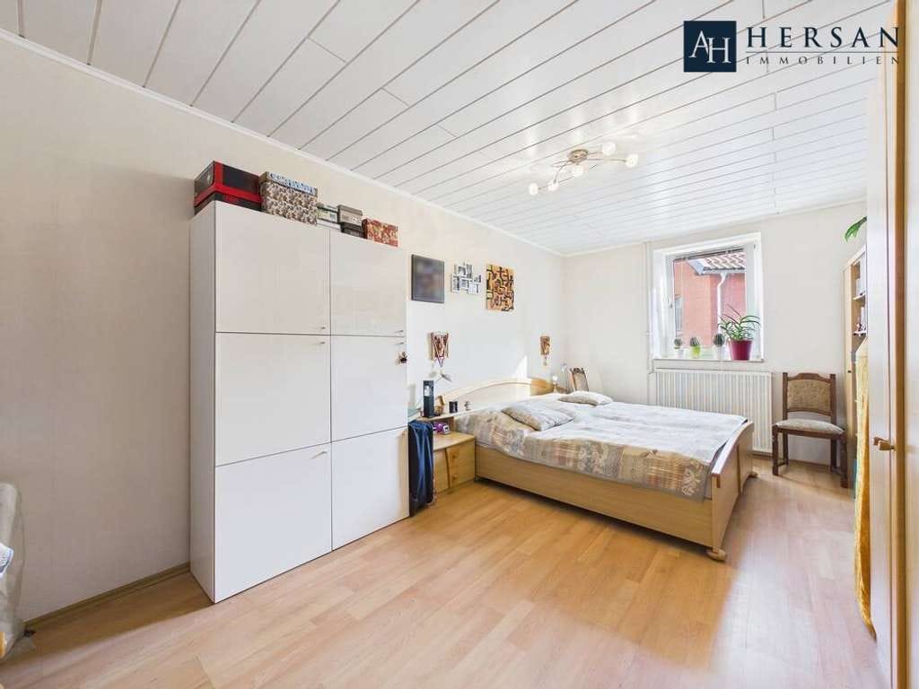 Immobilie in Herzogenrath - Großzügiges Ein- bis Zweifamilienhaus mit traumhaften Grundstück in Herzogenrath - Merkstein! - Bild 4