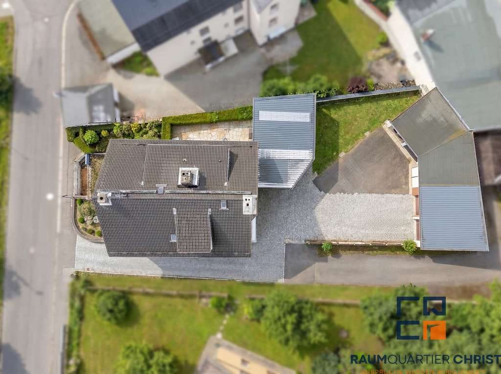 Immobilie in Selb - Großzügige 4-Zimmer-Eigentumswohnung mit Kamin und Balkon in Selb-Plößberg - Bild 3