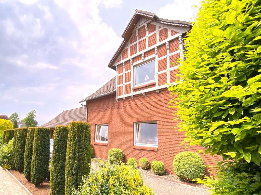 Immobilie in Visbek - Großzügiges Ein- oder Zweifamilienhaus mit großem Grundstück in Sackgassen-Lage von privat - Bild 0