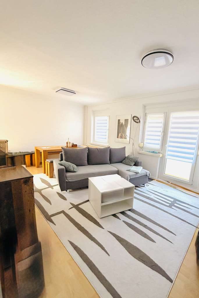 Immobilie in Suhl - Einziehen oder vermieten: 3-Zimmer-Wohnung mit Balkon, EBK und Stellplatz - Bild 0