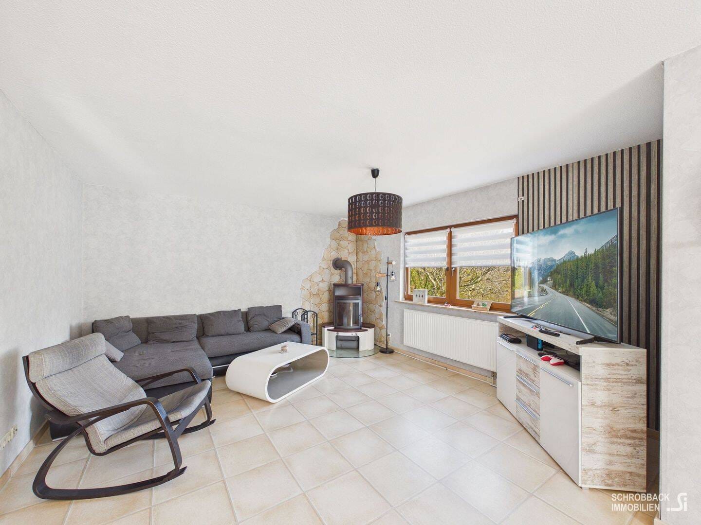 Immobilie in Grünheide (Mark) - Mehr Raum als erwartet: Einfamilienhaus mit praktischer Raumstruktur, Doppelgarage, Carport und Pool - Bild 4