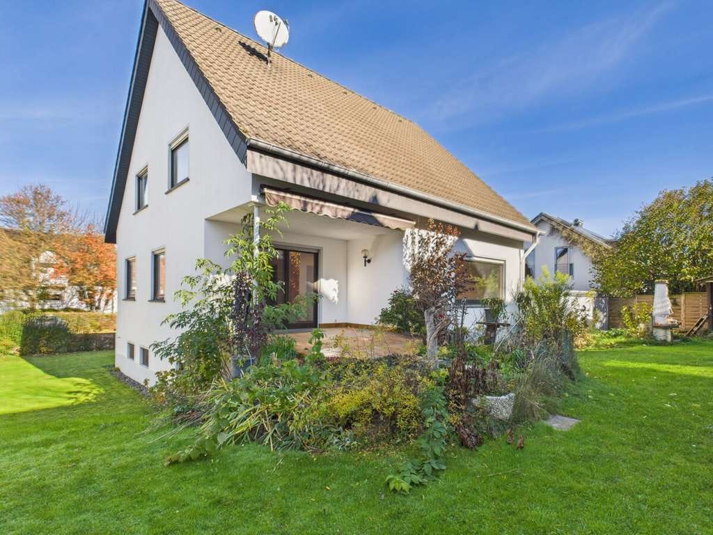 Immobilie in Zimmern ob Rottweil - Einfamilienhaus mit viel Charme und Potential ! - Bild 0