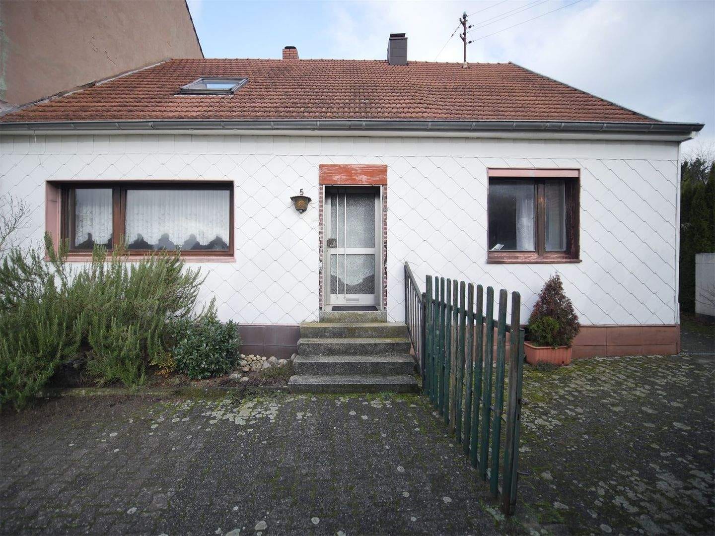 Immobilie in Bexbach - Kleinottweiler: 1-FH mit Nebengäude - Bild 2