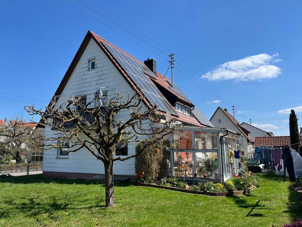 Immobilie in Meitingen - Zweifamilienhaus mit großem Grundstück – vielseitig nutzbar für Eigennutzer oder Investoren - Bild 0