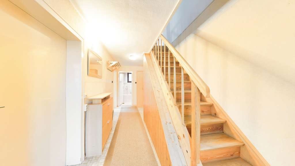 Immobilie in Walkertshofen - Charmant, solide, ausbaufähig ist dieses Einfamilienhaus in Walkertshofen - Bild 3