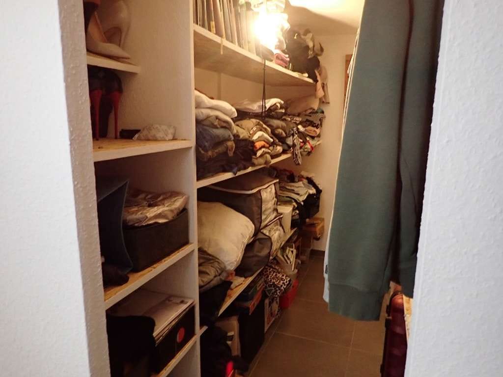 Immobilie in Römerstein - AUSSERGEWÖHNLICH VIEL PLATZ  - WOHNEN FÜR ZWEI GENERATIONEN  + PLATZ FÜR VIELERLEI HOBBYS - Bild 3