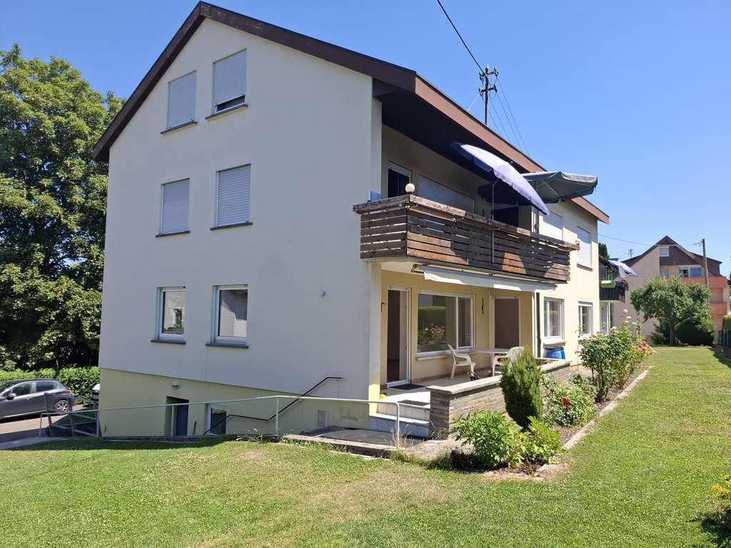 Immobilie in Erbach - Dreifamilienhaus mit freier Erdgeschosswohnung , großem Garten – und  zwei vermieteten Wohnungen - Bild 1