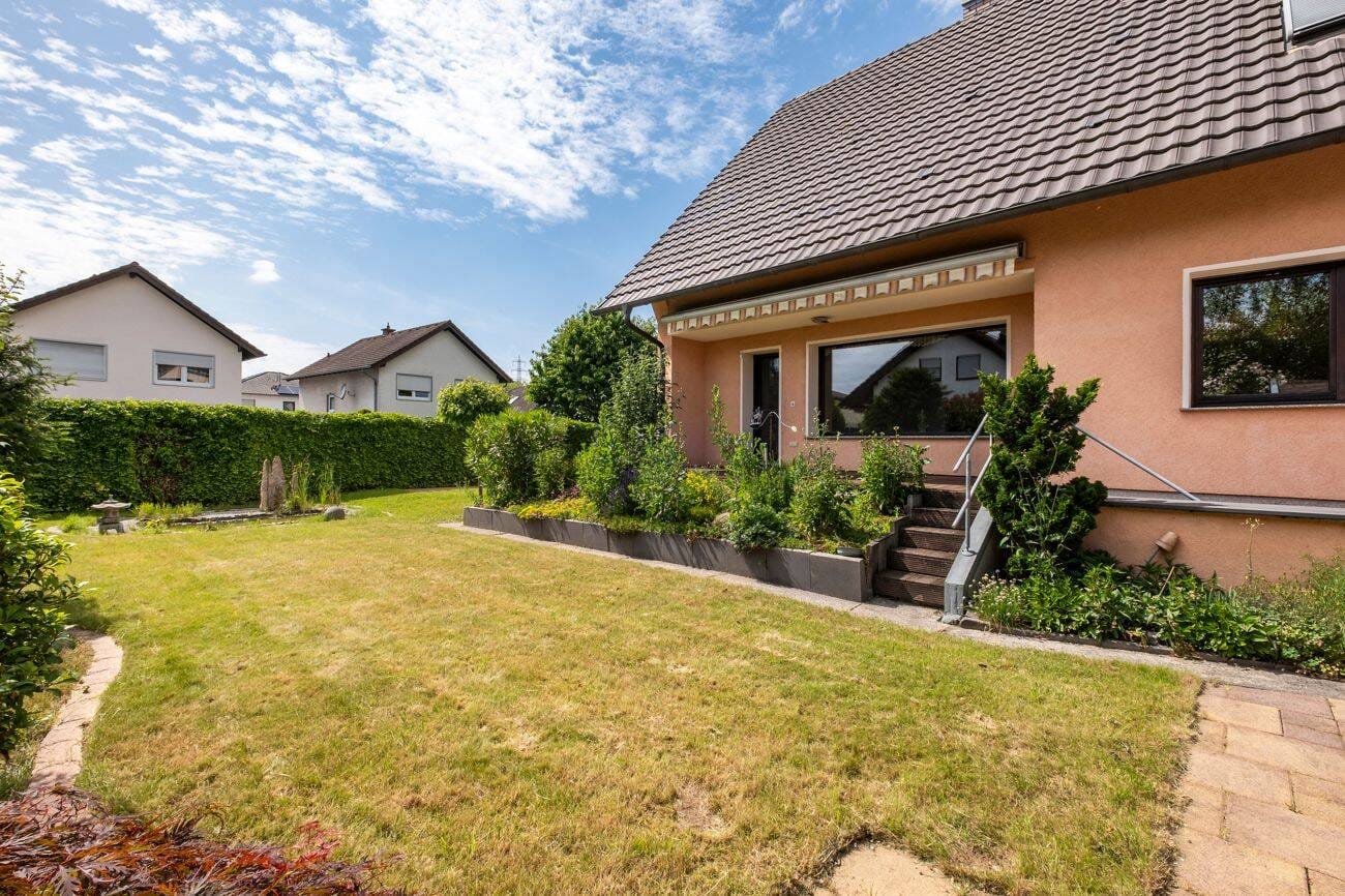 Immobilie in Niederkassel - Ihr Zuhause mit Gartenparadies & Pool - Ideal für Familien oder Mehrgenerationen - Bild 4