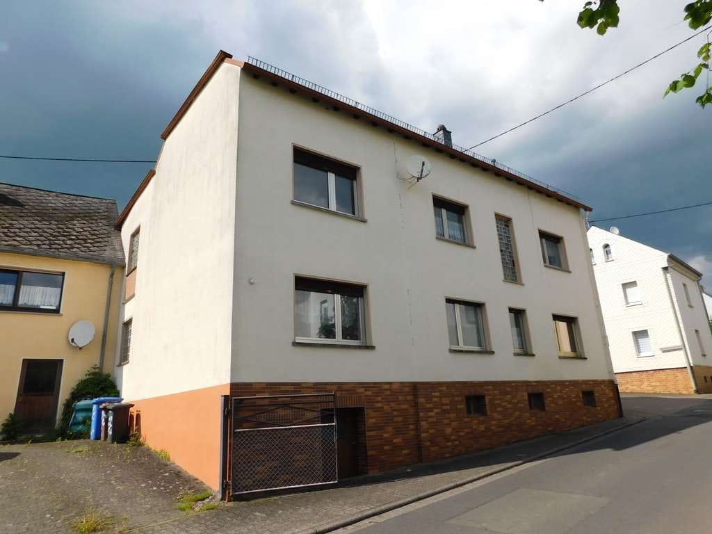 Immobilie in Elbtal - Einfamilien mit Scheune, Stall, Garage, Stellplatz und Innenhof - Bild 0
