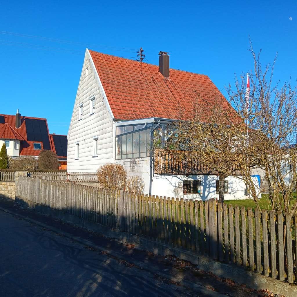 Immobilie in Wallerstein - Ein Platz zum Ankommen – Einfamilienhaus mit Wohlfühlgarten in Wallerstein - Bild 0