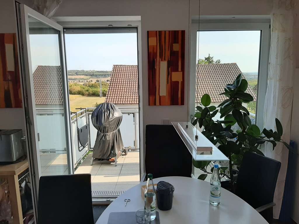 Immobilie in Ober-Olm - Gepflegte 3-Zimmer-DG-Wohnung mit Balkon, EBK und separatem Büro/Home Office - Bild 2