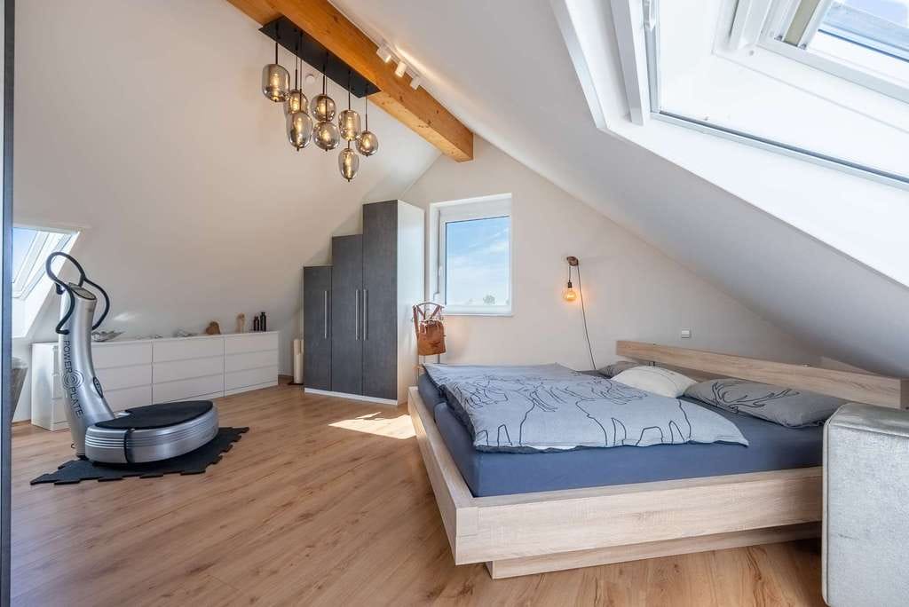 Immobilie in Bellenberg - Ihr neues Zuhause mit Panorama-Blick – moderne 5-Zimmer-Maisonette in Bellenberg - Bild 3