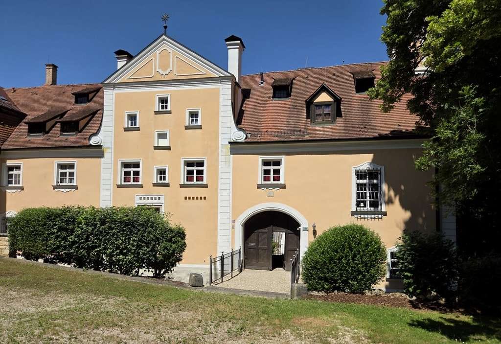 Immobilie in Dietfurt an der Altmühl - Wohnen im Schloss - Bild 0