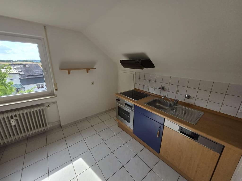 Immobilie in Heiningen - Heiningen: 3 Zimmer DG-Wohnung mit Balkon und Stellplatz - Bild 2