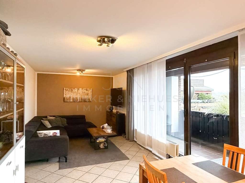 Immobilie in Steinhagen - Lichtdurchflutete 3-Zimmer-Wohnung mit Balkon im Herzen von Steinhagen - Bild 3