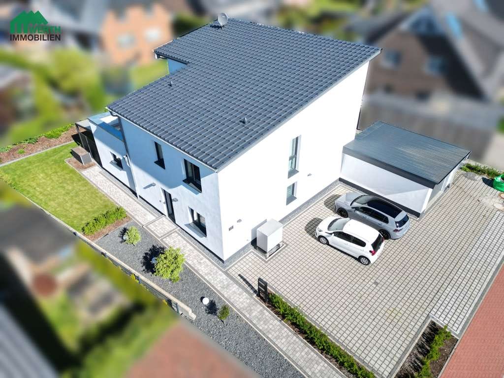 Immobilie in Beckdorf - Einziehen & wohlfühlen – Zweifamilienhaus mit Garten, Terrasse & Dachterrasse *** 360 ° Rundgang *** - Bild 0