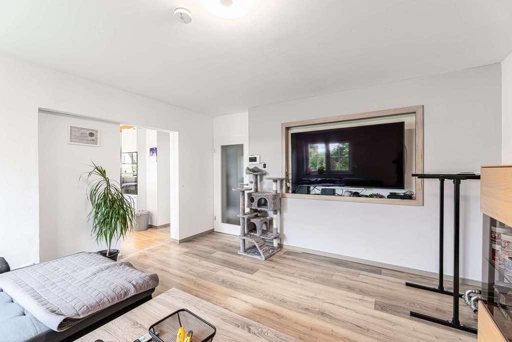 Immobilie in Wonsees - Attraktives Mehrfamilienhaus mit 3 Wohneinheiten, Sauna und naturnahem Wohnumfeld - Bild 2