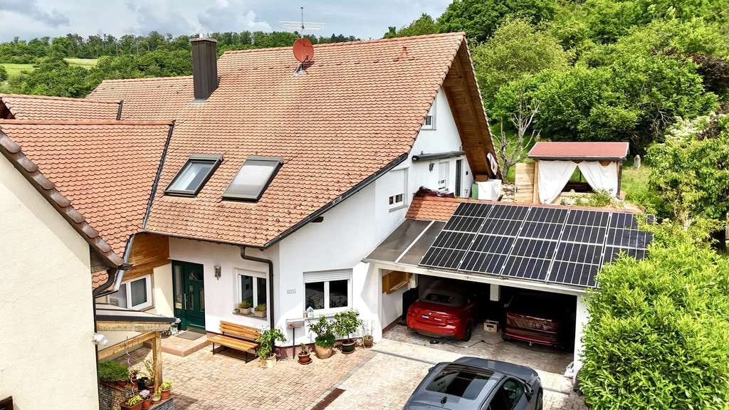 Immobilie in Ebringen - Charmante Erdgeschosswohnung mit Garten in ruhiger Lage von Ebringen: grün gelegen, ideal angebunden - Bild 1
