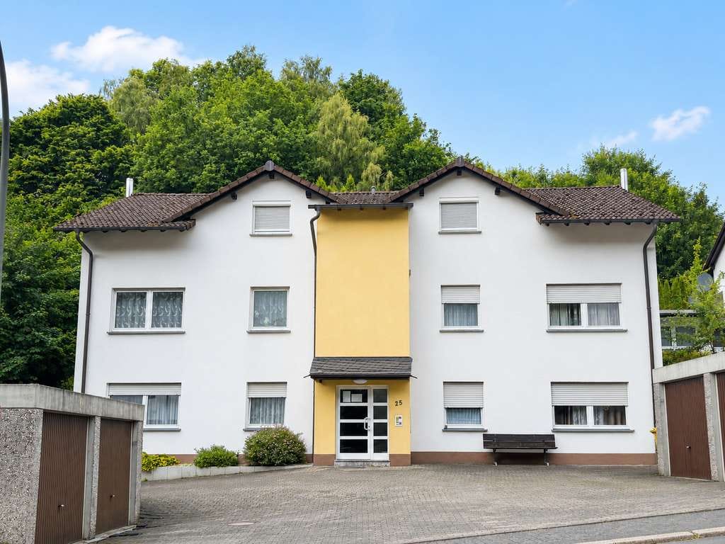 Immobilie in Olpe - Eigentumswohnung im Dachgeschoss mit Garage – Kapitalanlage in Finnentrop - Bild 0