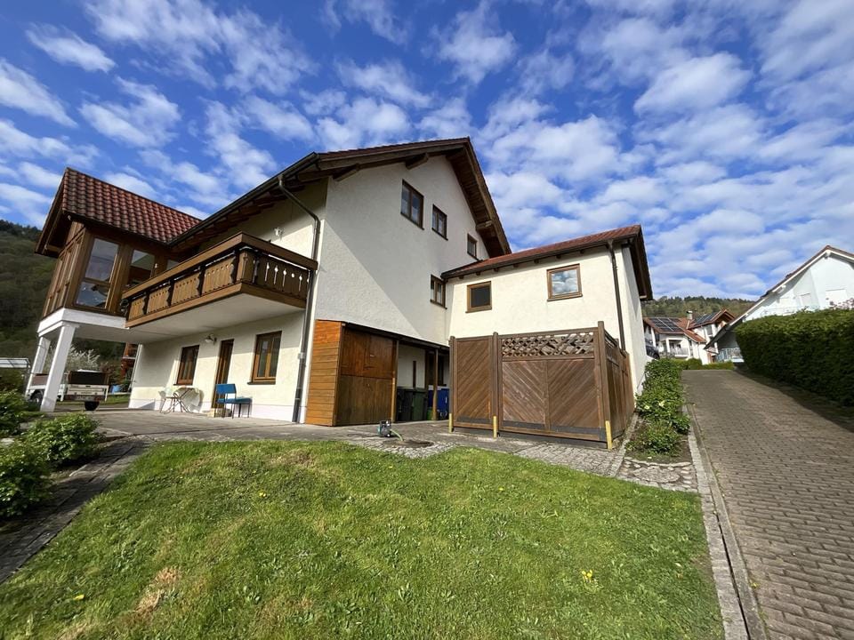 Immobilie in Weisenbach - Sehr gepflegtes Einfamilienhaus mit schöner Aussicht in Weisenbach - Bild 0