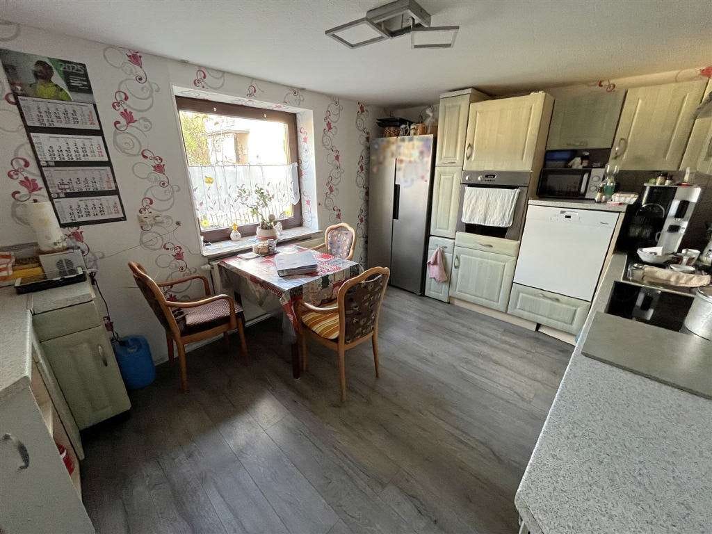 Immobilie in Allendorf - / Zweifamilienhaus mit viel Platz! - Bild 2