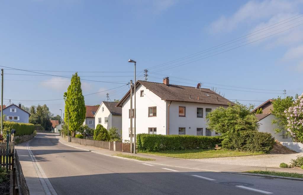 Immobilie in Prittriching - Attraktives 2-Familienhaus mit 177 m² Wohnfläche und großem Garten - Bild 1