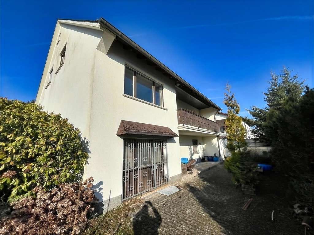Immobilie in Ransbach-Baumbach - Großzügiges Ein- bis Zweifamilienhaus in ruhiger und gefragter Lage von Ransbach-Baumbach - Bild 2