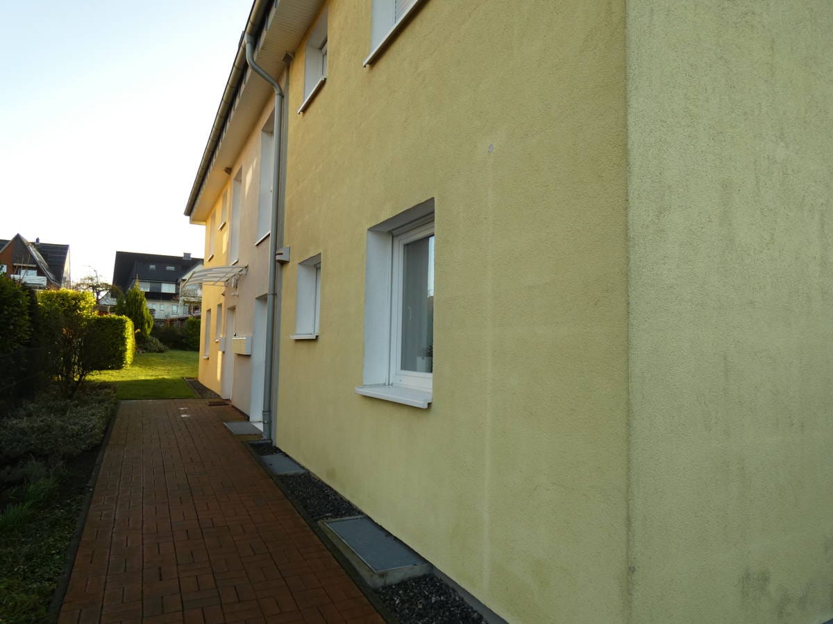Immobilie in Bad Laer - Bezugsfrei zum 01.12.2025 - DG Wohnung in Bad Laer, Nähe Kurpark - Loggia, Carport u. Gartenanteil - Bild 2