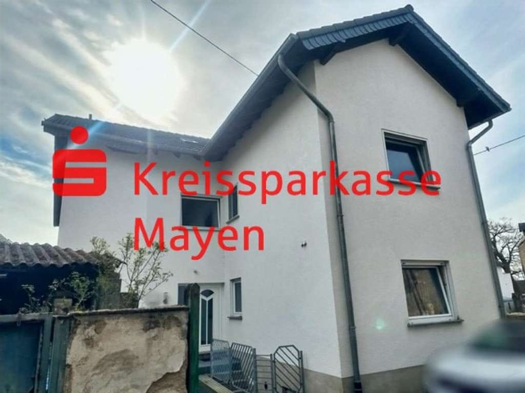 Immobilie in Polch - Kapitalanlage in Polch mit drei Wohneinheiten und Stellplätzen - Bild 0