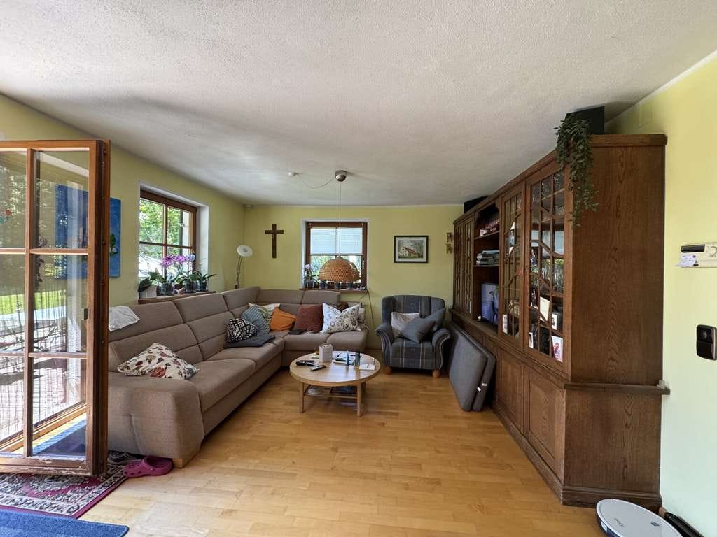 Immobilie in Wilburgstetten - Idyllisch gelegenes Einfamilienhaus, mit großem Grundstück und vielfältigen Nutzungsmöglichkeiten - Bild 2