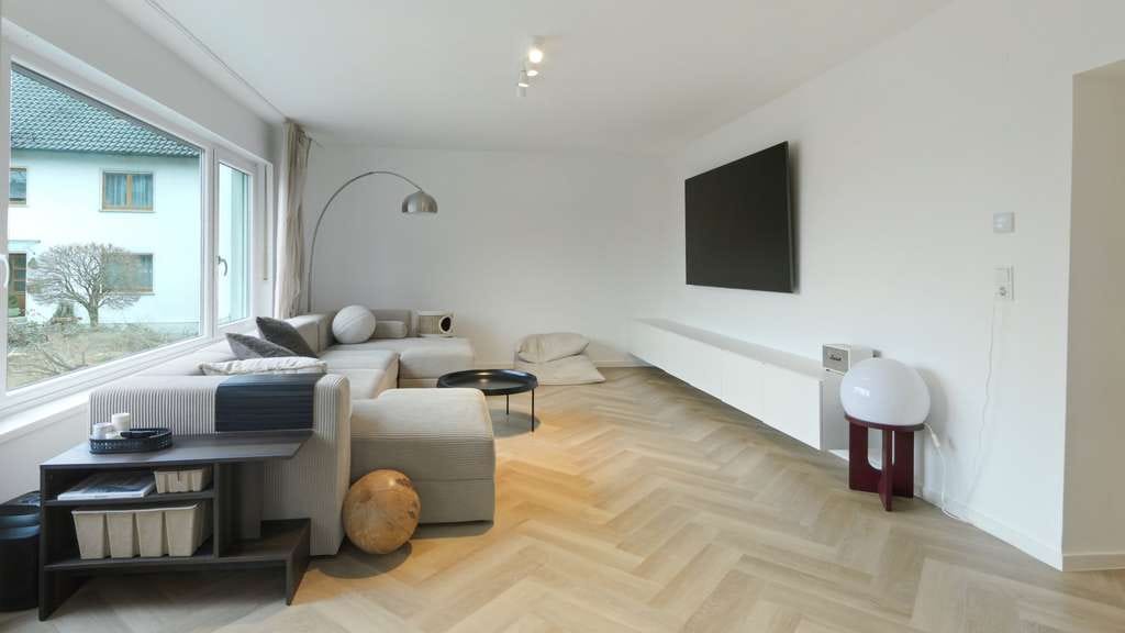 Immobilie in Dittelbrunn - Familienfreundliches Einfamilienhaus mit großem Grundstück, Loggia und vielen Modernisierungen  - Bild 0