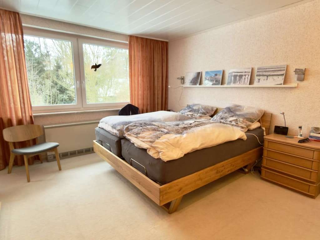 Immobilie in Wölpinghausen - RUDNICK bietet VIEL PLATZ MIT TRAUMHAFTEM AUSBLICK: Geräumiges Einfamilienhaus mit Potential - Bild 2
