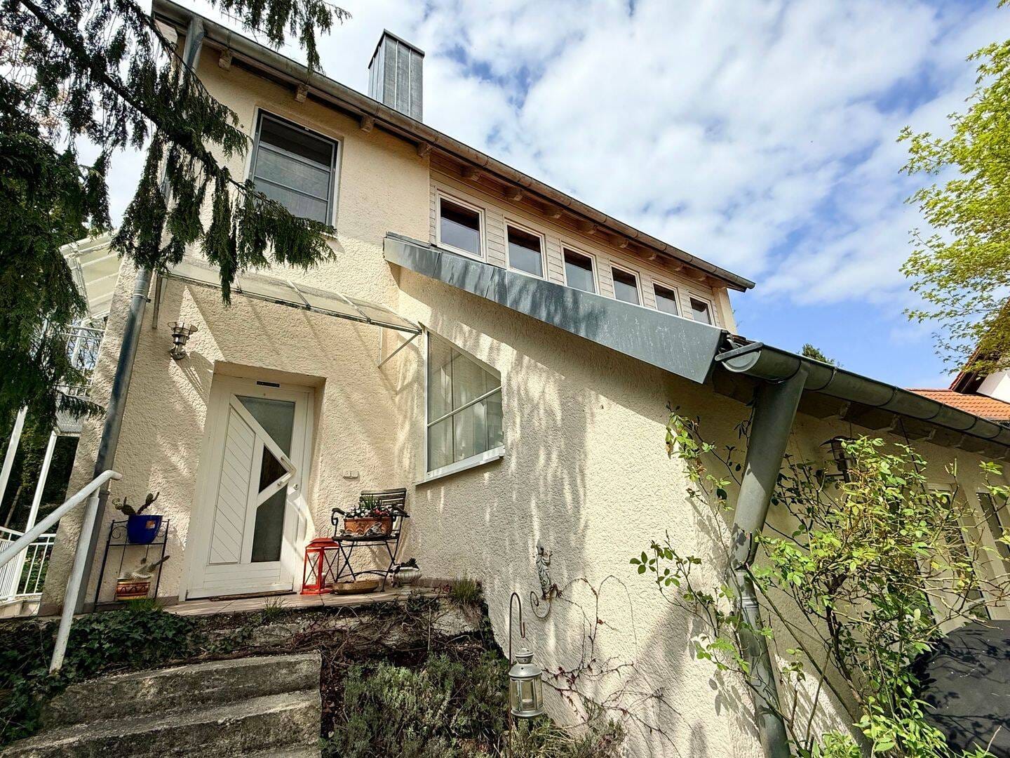 Immobilie in Bruckberg - Architektenhaus mit fantastischem Fernblick und großem Garten - Bild 2