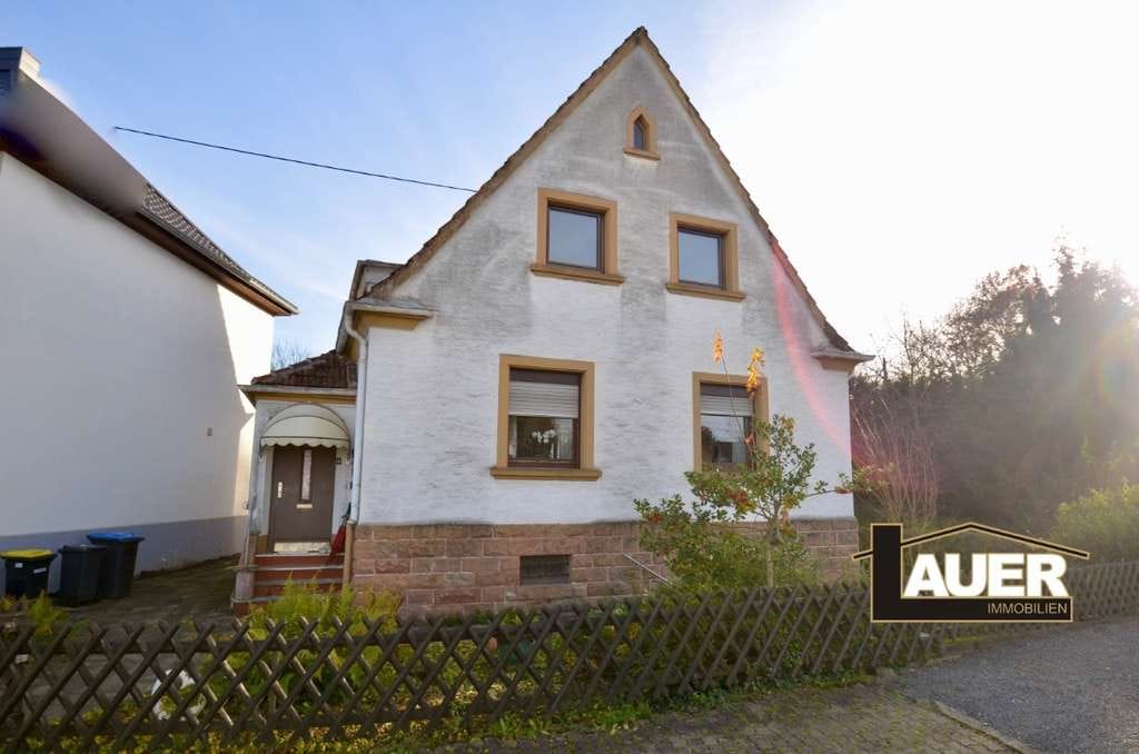 Immobilie in Merzig - Einfamilienhaus in Merzig zu verkaufen. - Bild 1