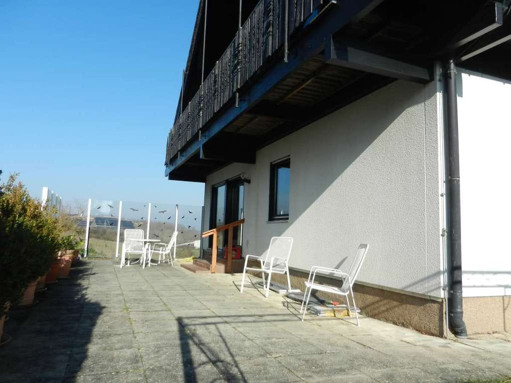 Immobilie in Hahnstätten - Herrliche Lage und Ausblick - Großes Einfamilienhaus in bevorzugter Ortsrandlage - Bild 4