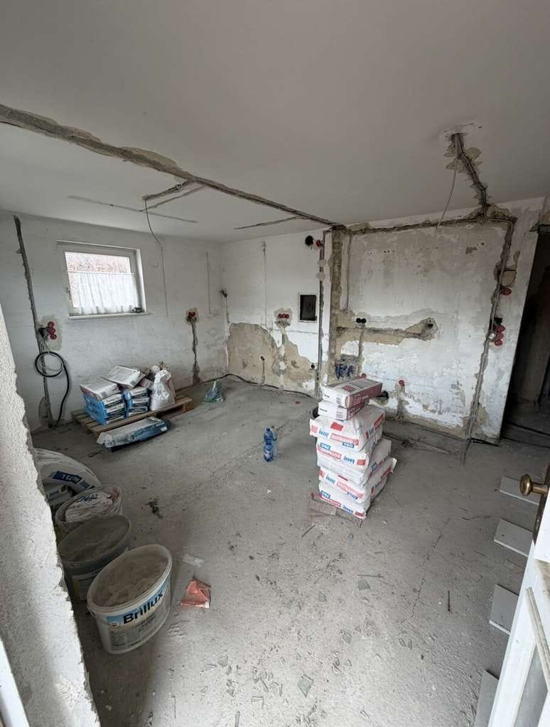 Immobilie in Schelklingen - Traumhafte Aussicht trifft Sanierungsobjekt–EFH mit Einliegerwhg - Bild 1
