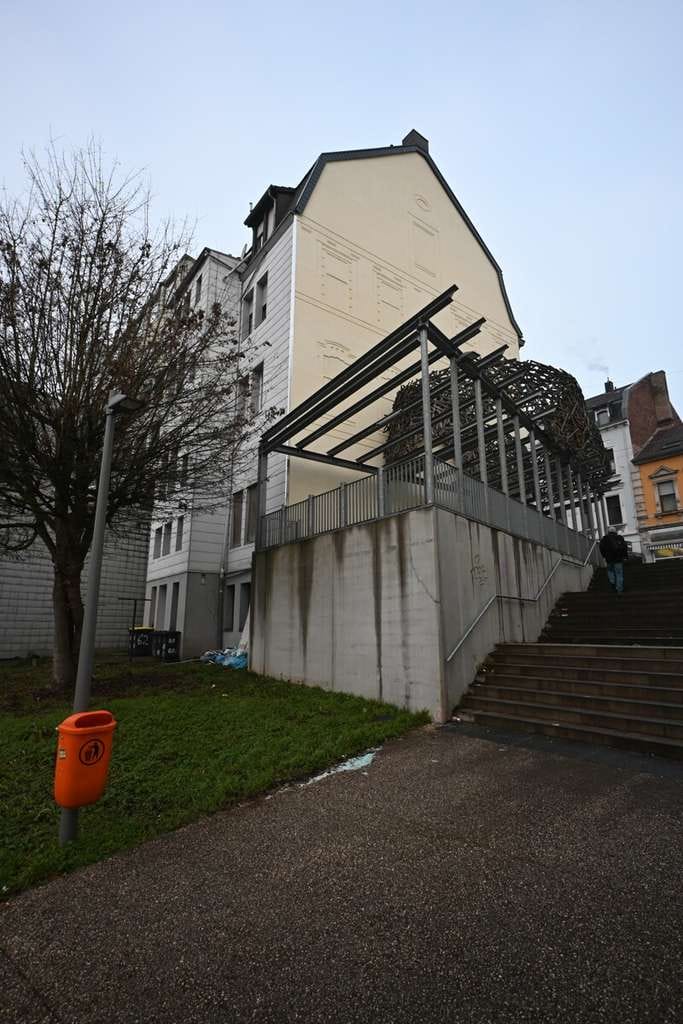 Immobilie in Sulzbach/Saar - Schöne Gewerbe und Mietimmobilie in Sulzbach zu verkaufen - Bild 1