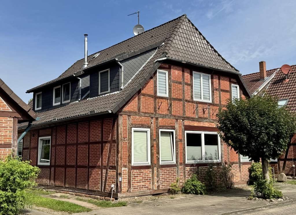 Immobilie in Ahlden - Historisches Wohnjuwel mit 1.343 m² Traumgrundstück - Bild 0