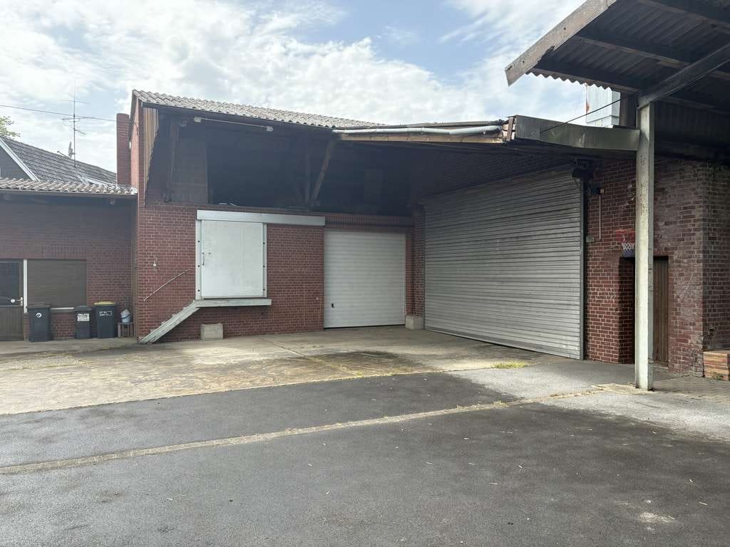 Immobilie in Warendorf - Wohn- und Geschäftshaus mit Gewerbehallen, Büroflächen und großem Grundstück in Warendorf-Milte! - Bild 3