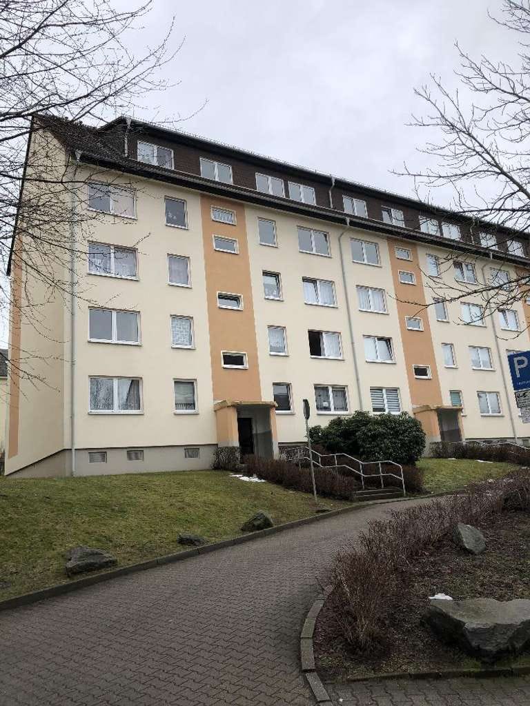 Immobilie in Chemnitz - Helle Dachgeschosswohnung mit Stellplatz in Chemnitz/Reichenbrand - Bild 1